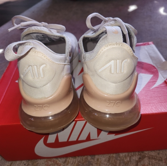 Womens Nike Airmax 270 cream off white - Picture 5 of 7